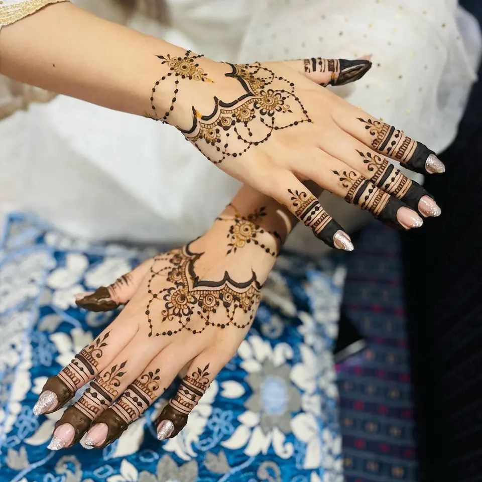 designs mehndi Profile Picture